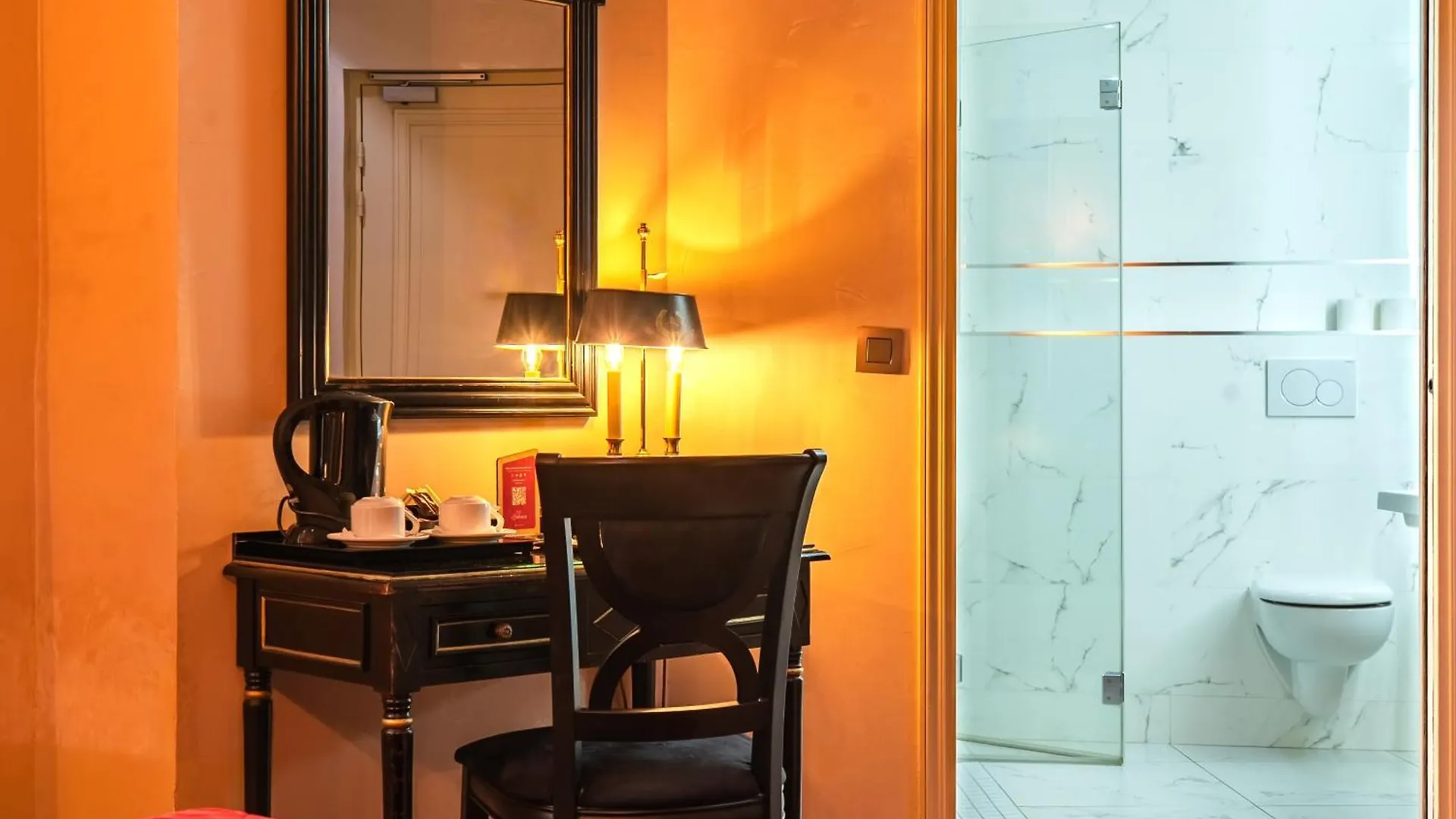 Hotel De L'empereur By Malone 3*